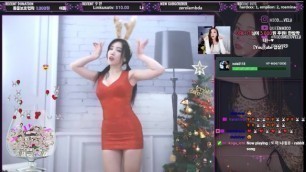 Sexy Streamer QueenMico Dancing on Stream Compilation