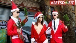 LETSDOEIT - Christmas Time With Sexy German Babe Lullu Gun